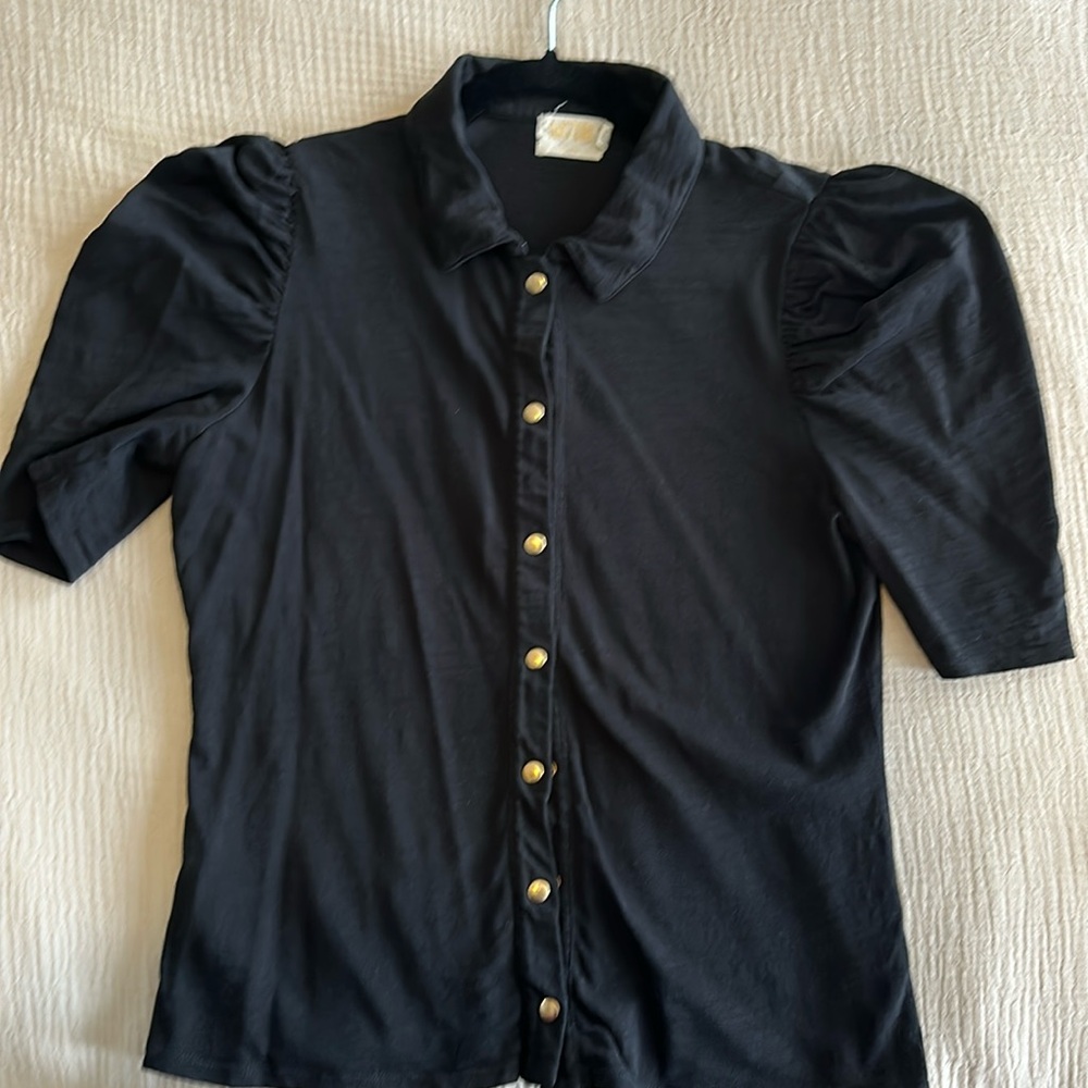 NarionLTD black w gold snap puffy sleeve